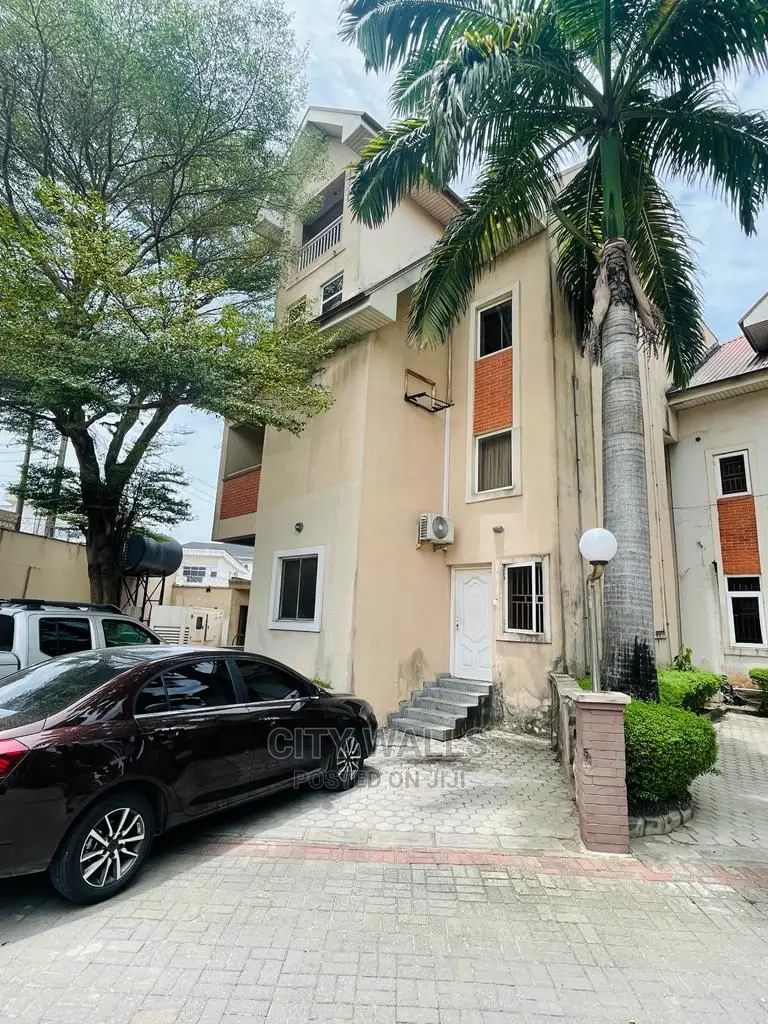 3bdrm Townhouse / Terrace in Victoria Island Extension for rent