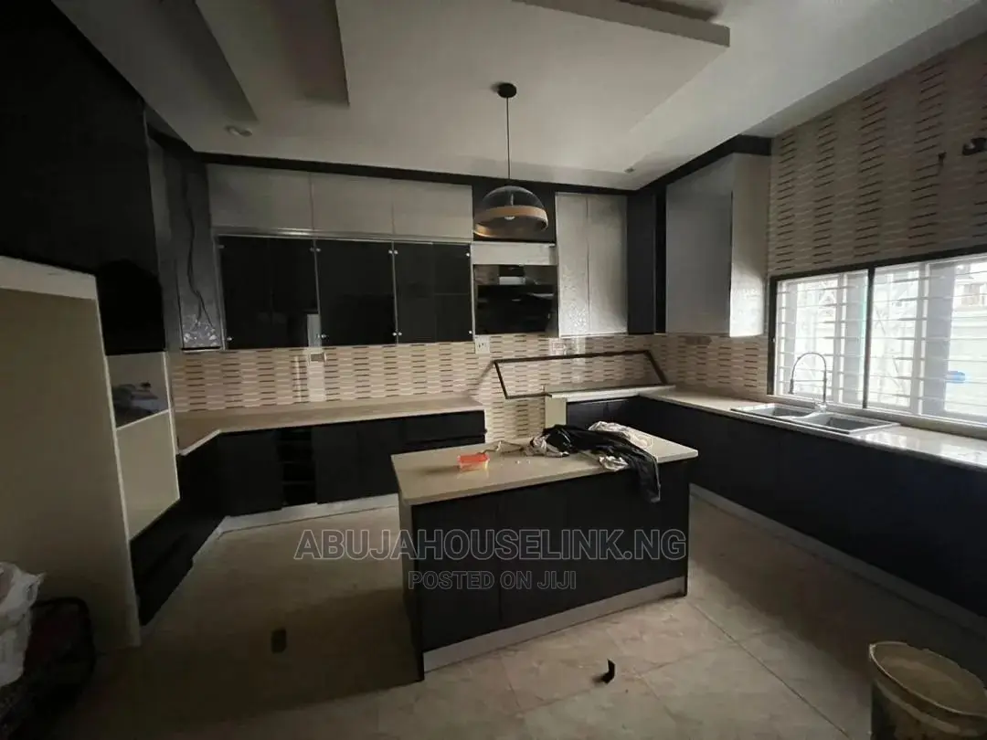 6bdrm Duplex in Efab Metropolis, Gwarinpa for sale