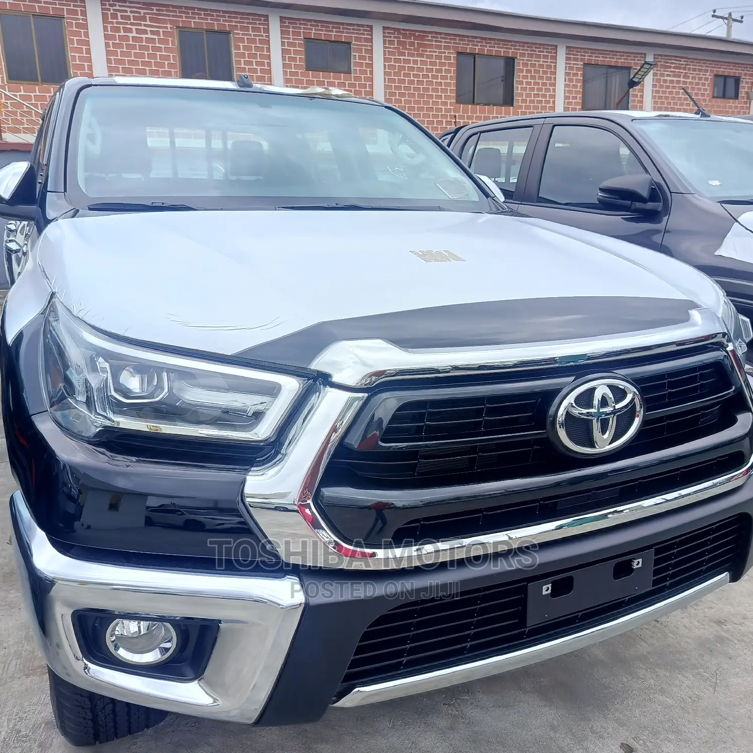 New Toyota Hilux 2022 Black