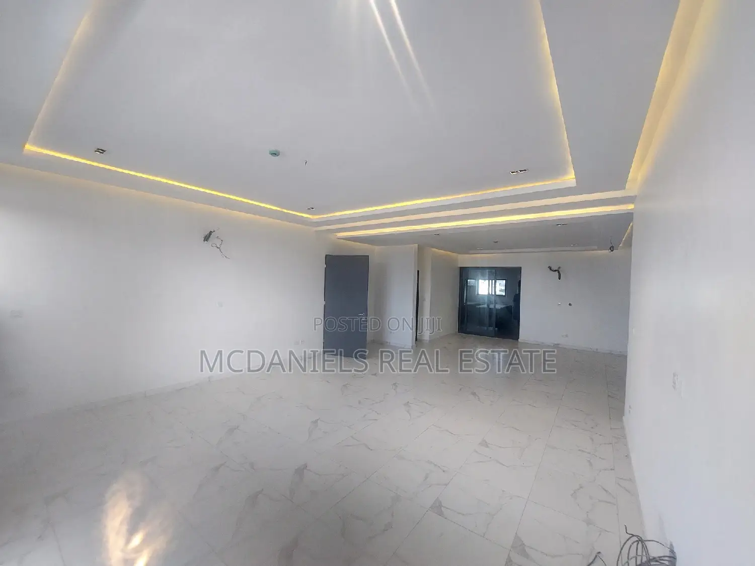3bdrm Apartment in Lekki Phase 1 for rent
