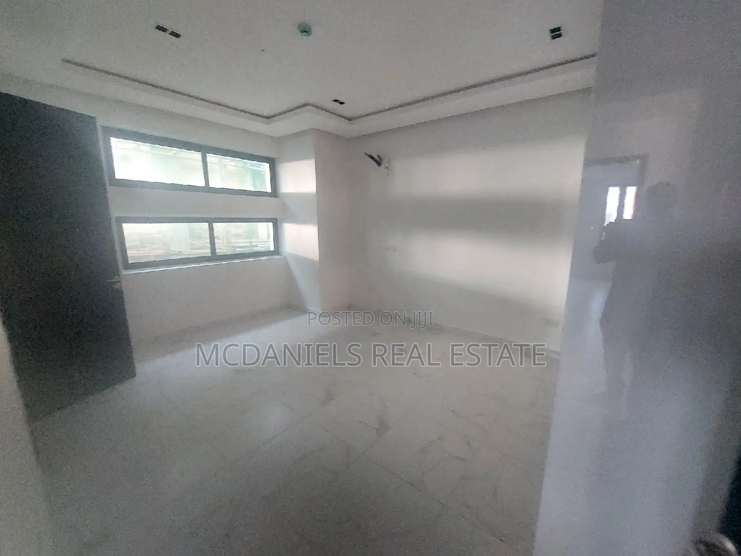 3bdrm Apartment in Lekki Phase 1 for rent