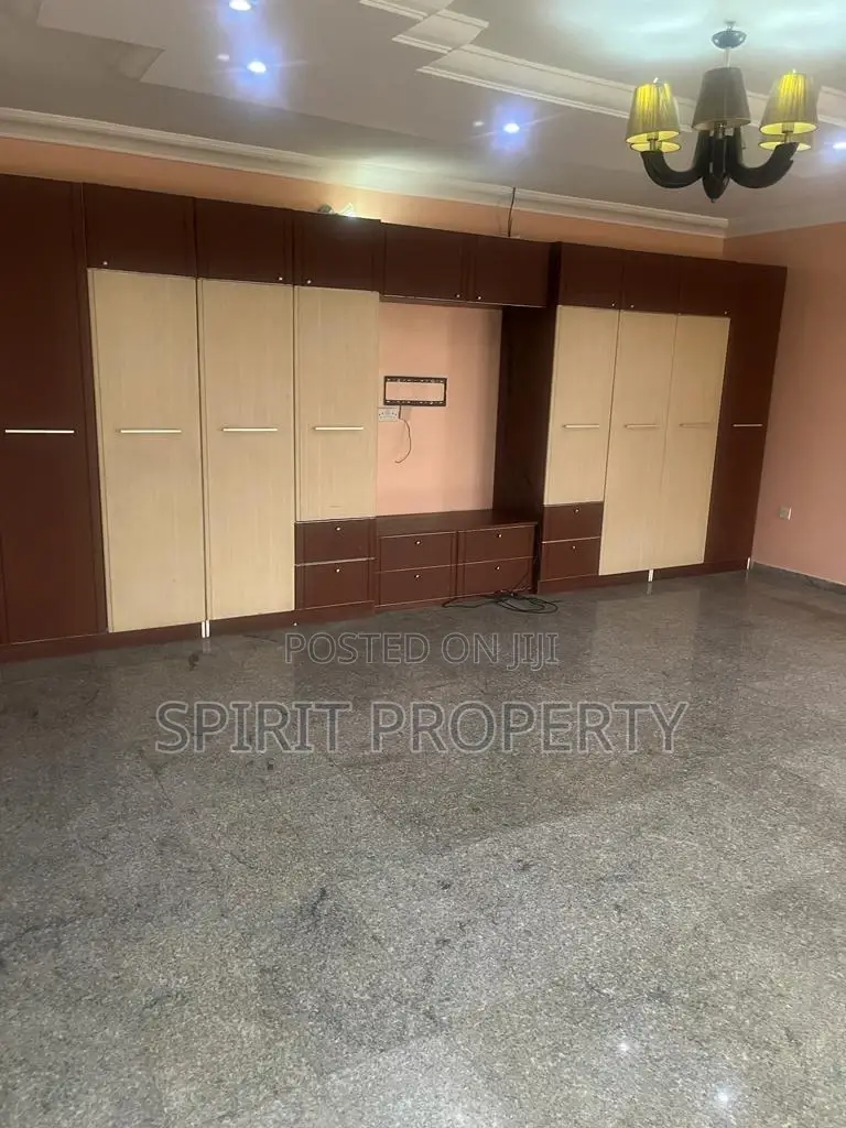 4bdrm Duplex in Magodo for rent