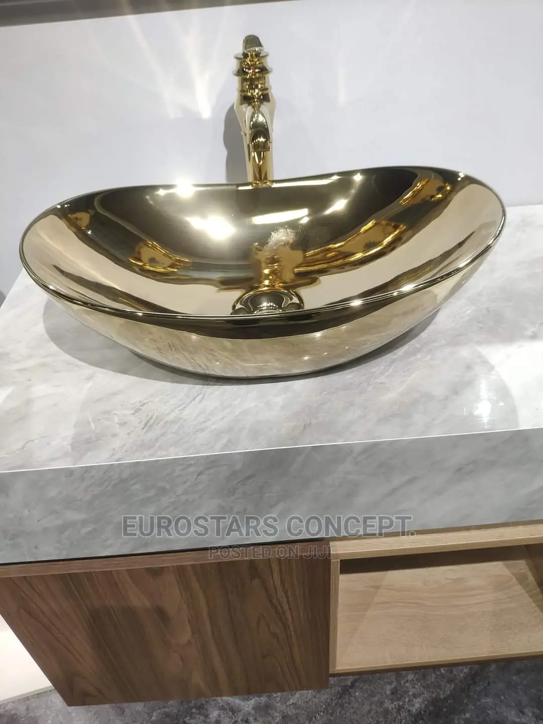 Gold Ceramic Executive Wash Hand Basin