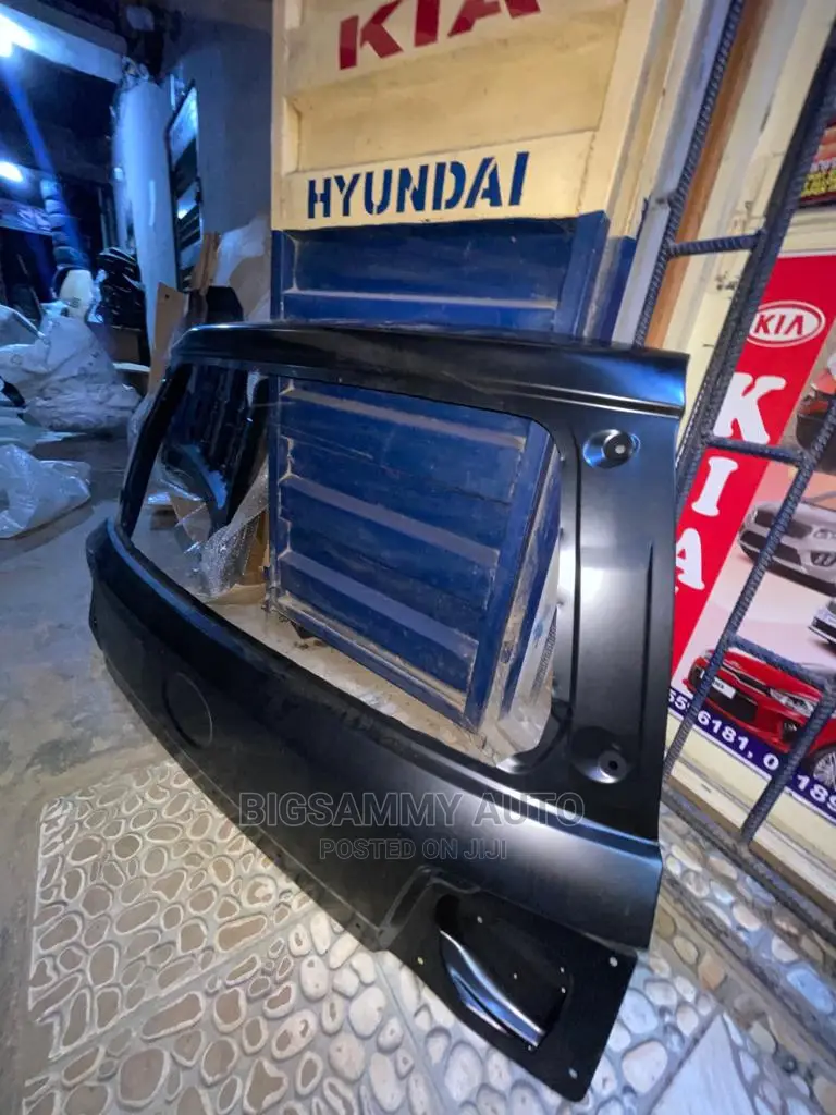 Landcruiser 2018 Upper Boot/ Booth
