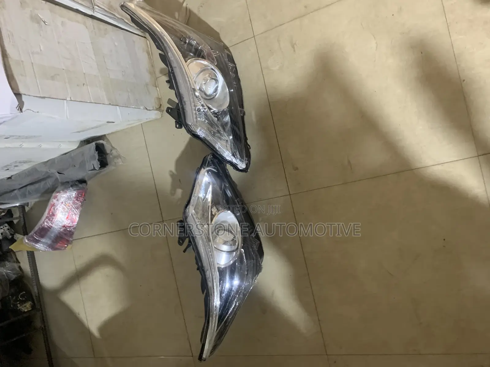 Head Lamps Avensis 2012
