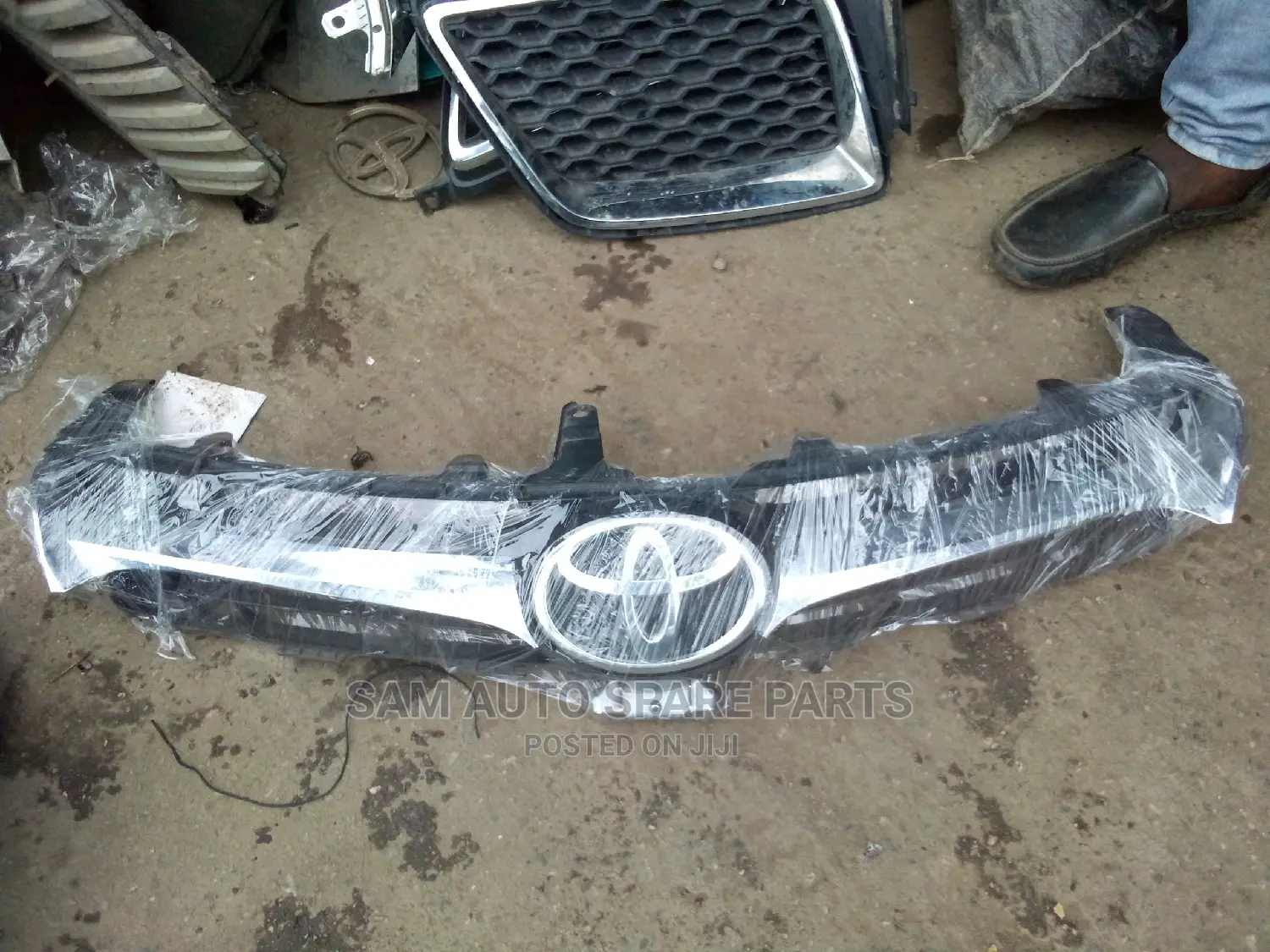 Toyota Camry Grill 2015 Model