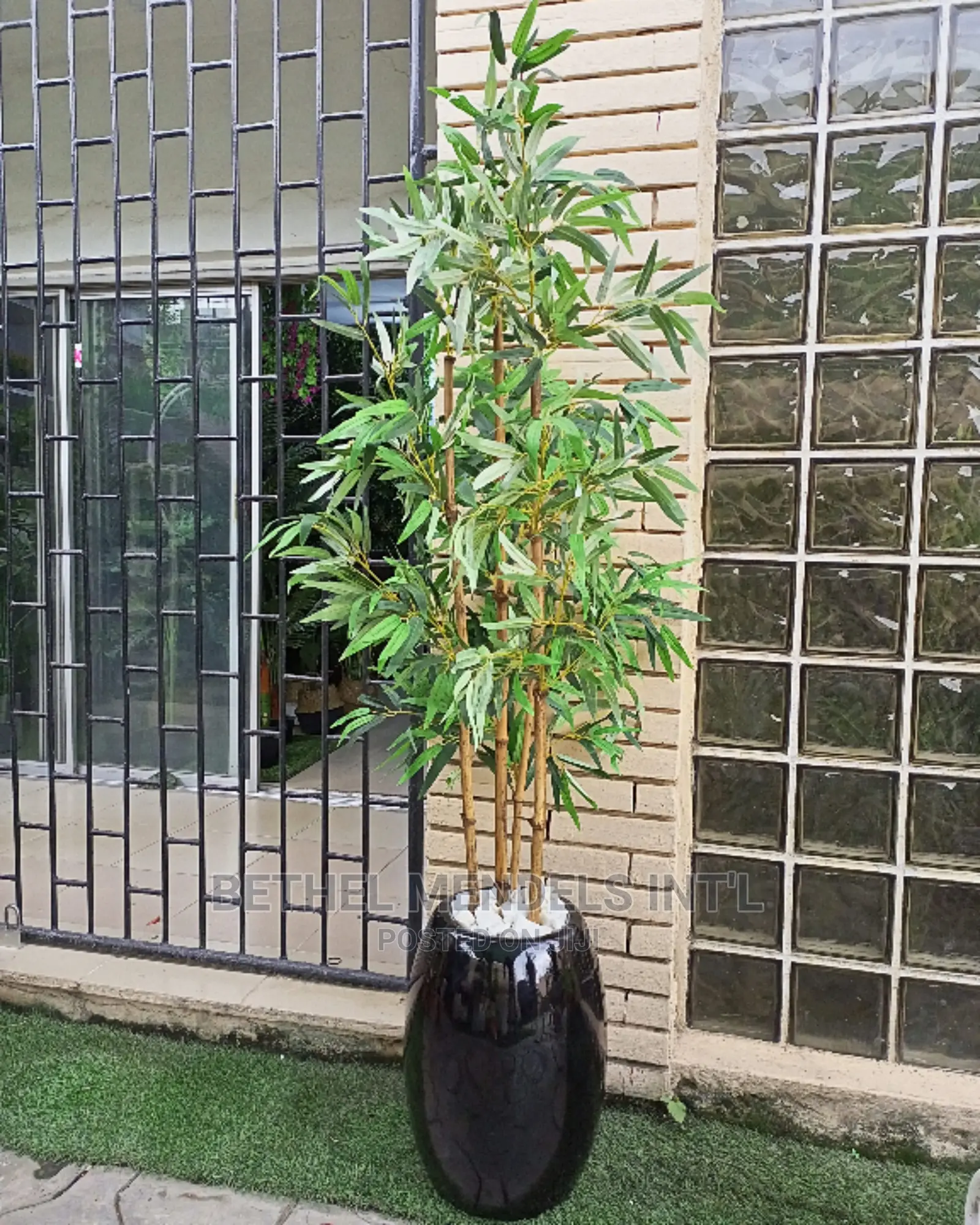 Fiberglass Flower Pot/Vase/Planter and Artificial Bamboo