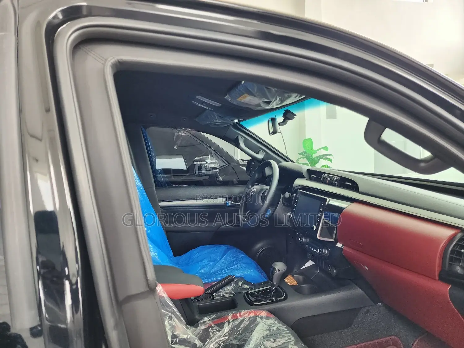 New Toyota Hilux 2022 Black