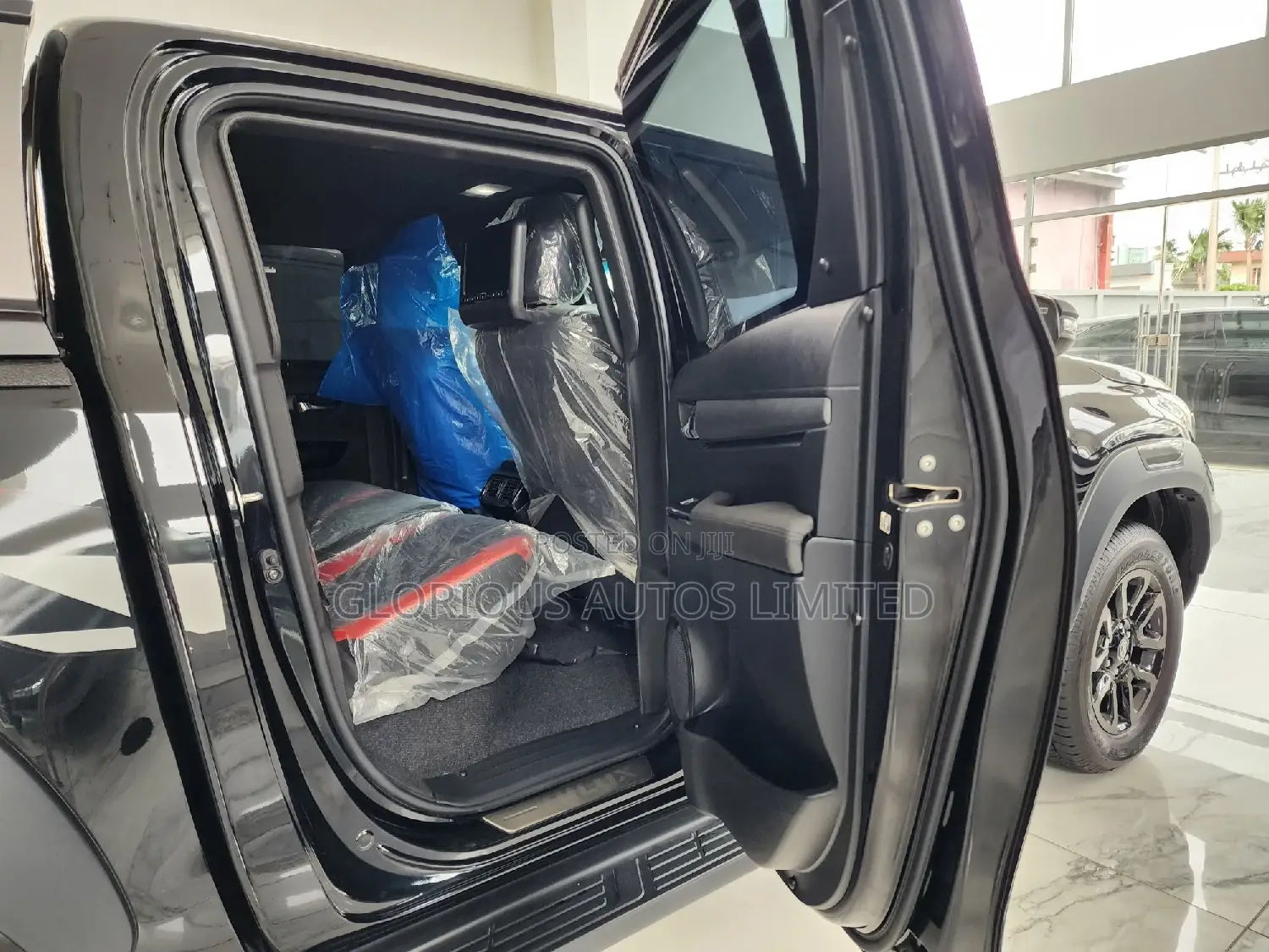 New Toyota Hilux 2022 Black