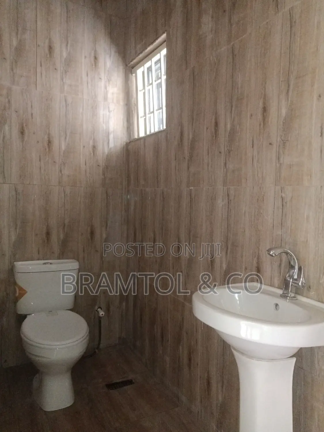 2bdrm Block of Flats in Idu Industrial for rent