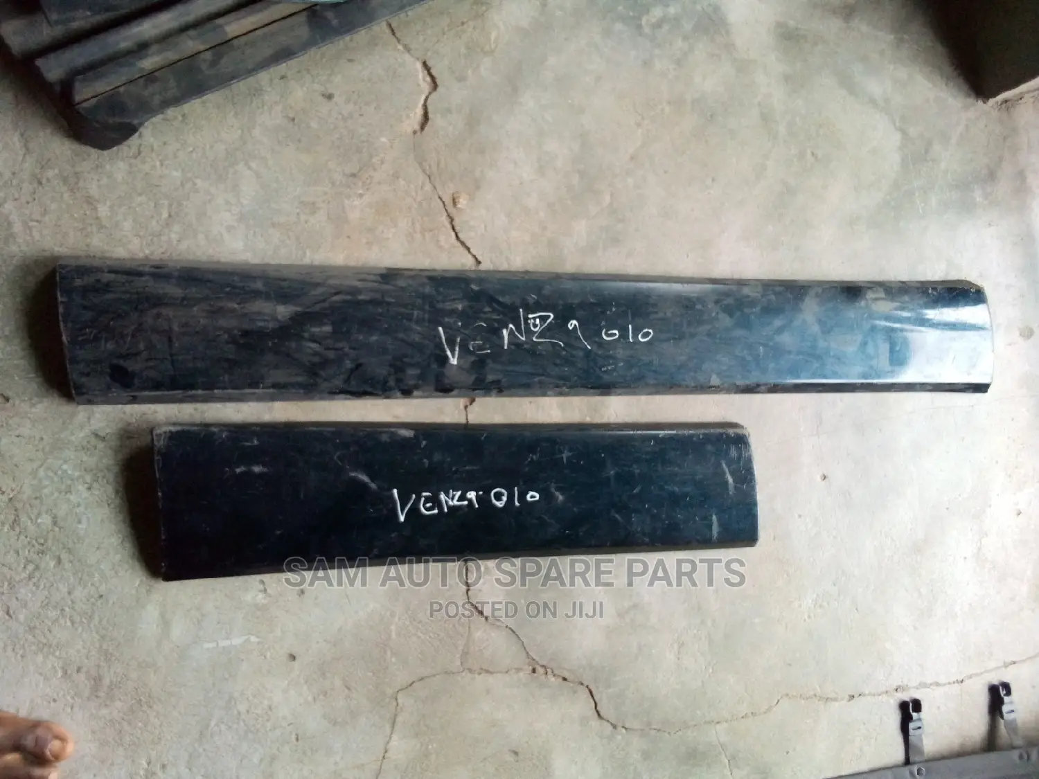 Toyota Venza Door Padded Front Left and Back Left 2015 Model
