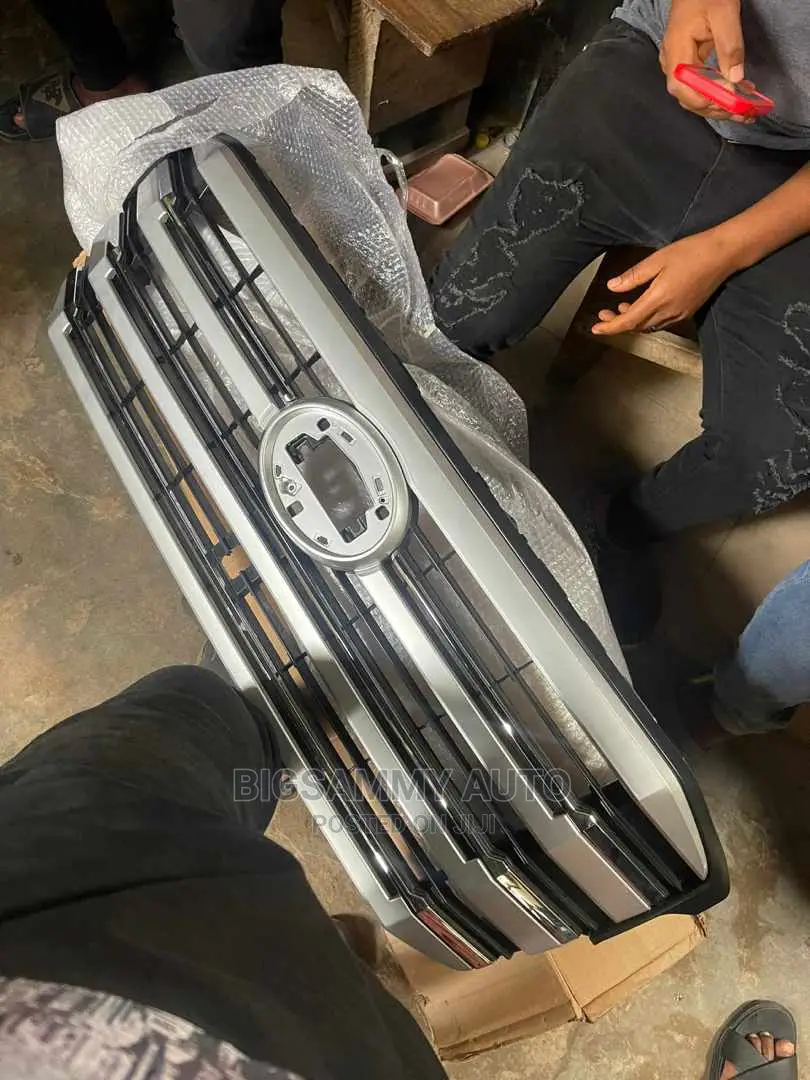 Landcruiser 2022 / 2023 Grill / Grilles