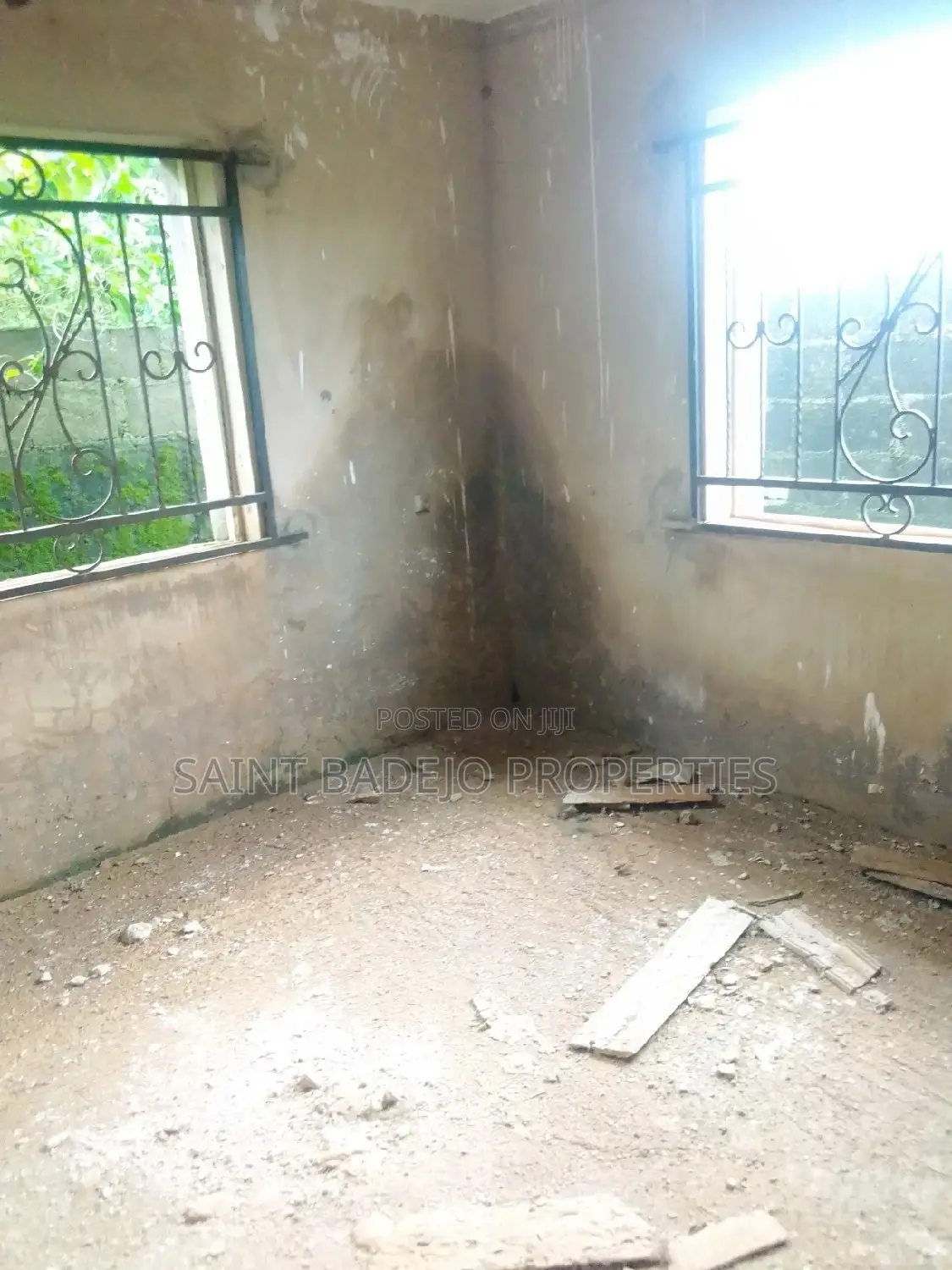 4bdrm Block Of Flats In Glo Side Estate, Gberigbe For Sale