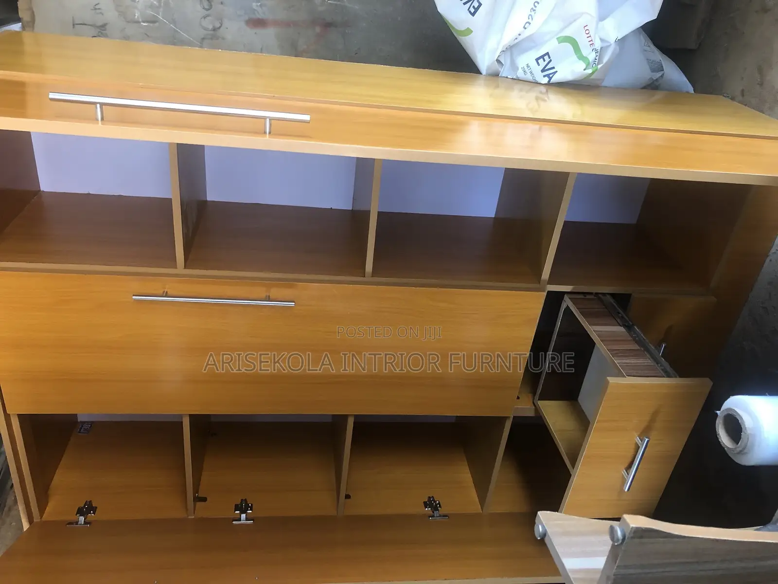 Arise Kola Interior Furniture Maker
