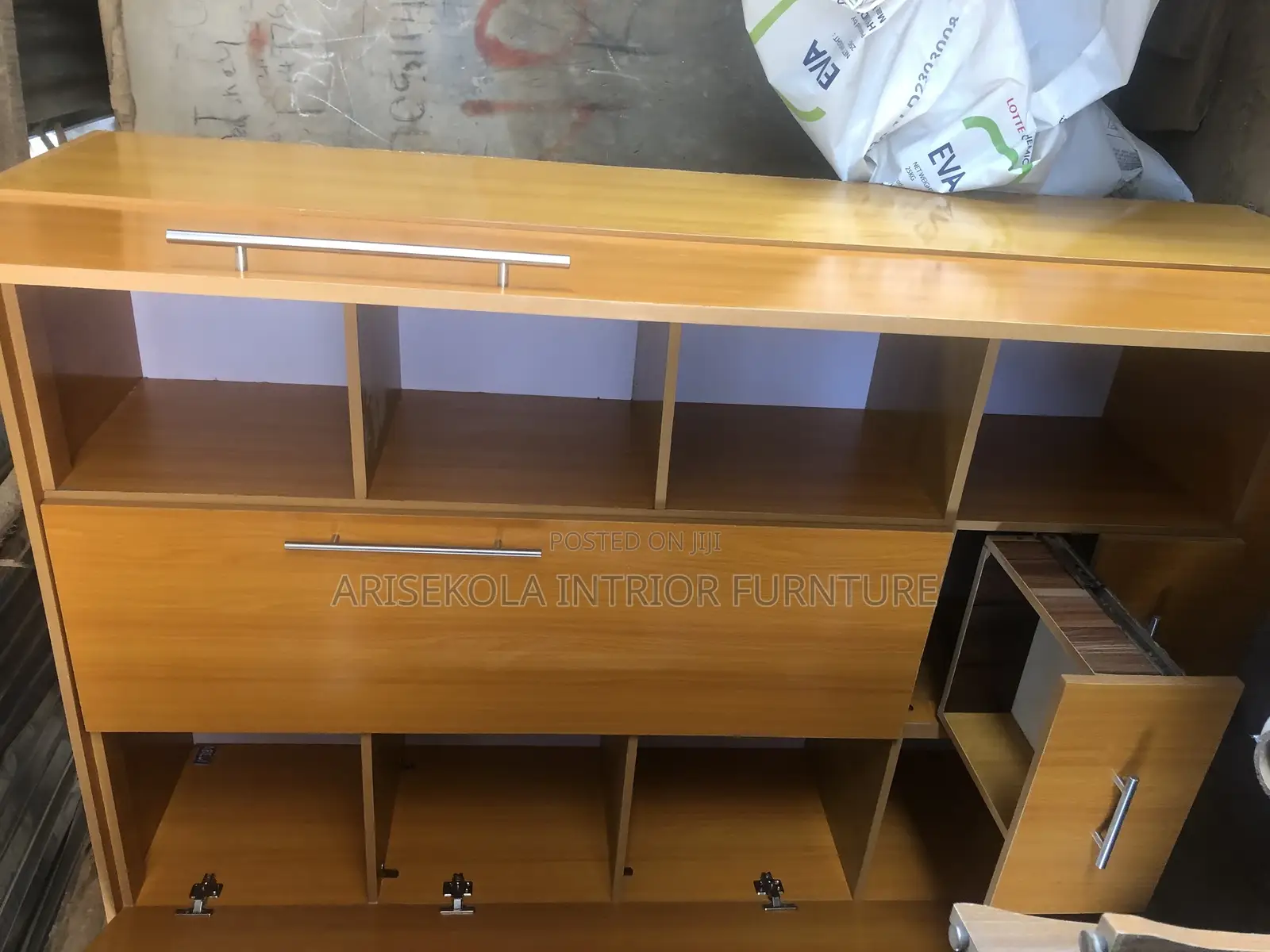 Arise Kola Interior Furniture Maker