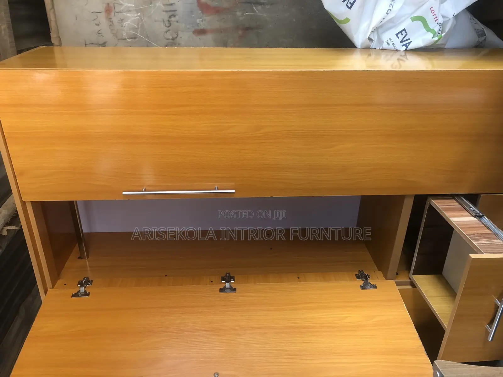 Arise Kola Interior Furniture Maker