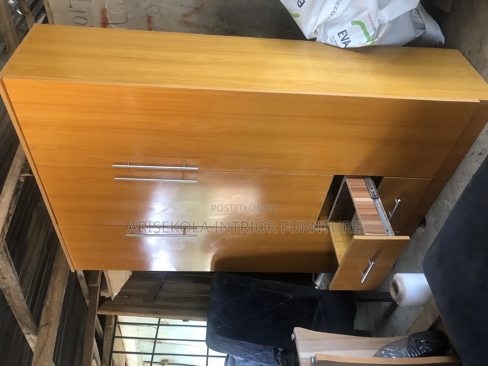 Arise Kola Interior Furniture Maker