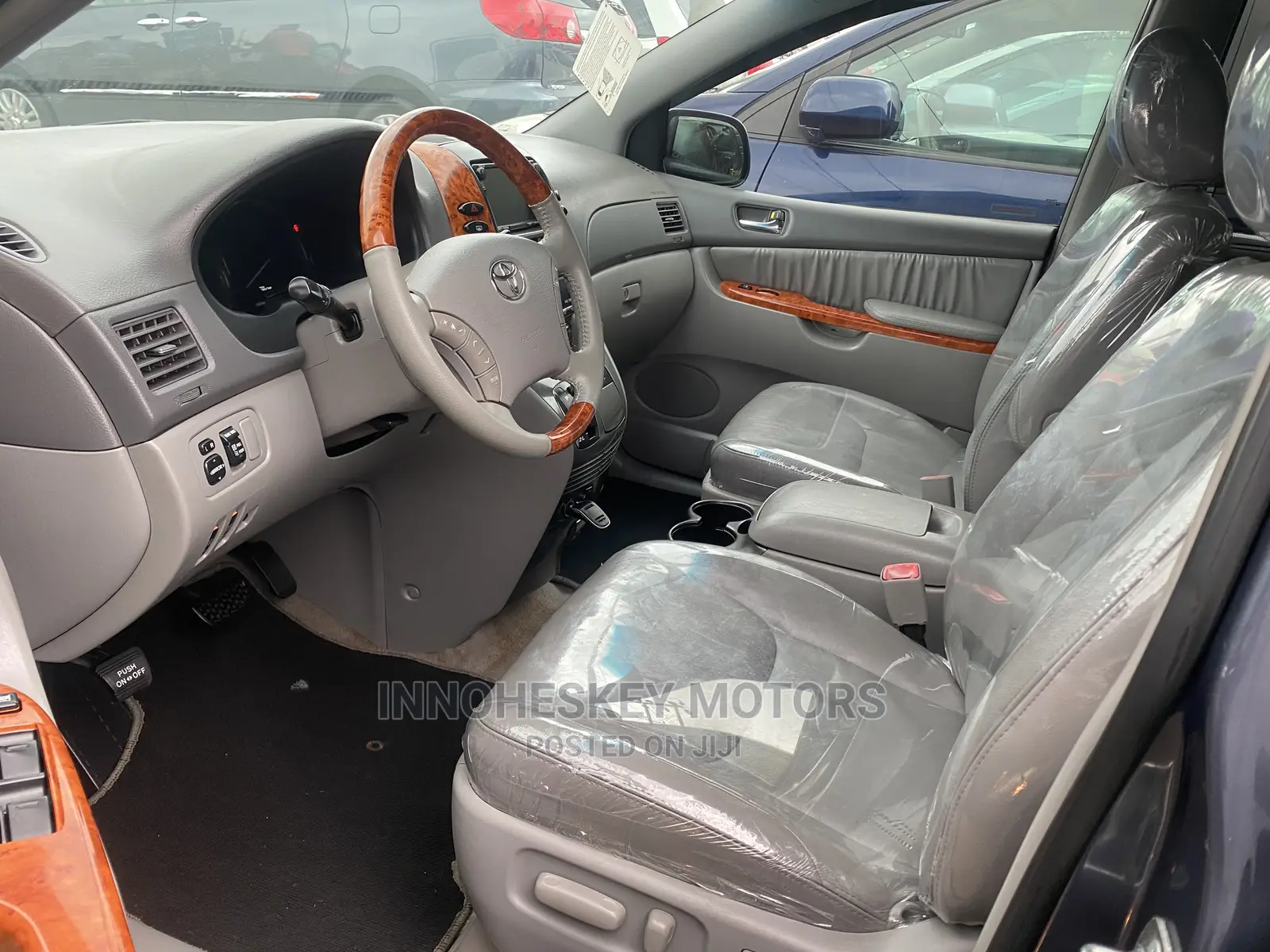 Toyota Sienna XLE Limited FWD 2009 Gray