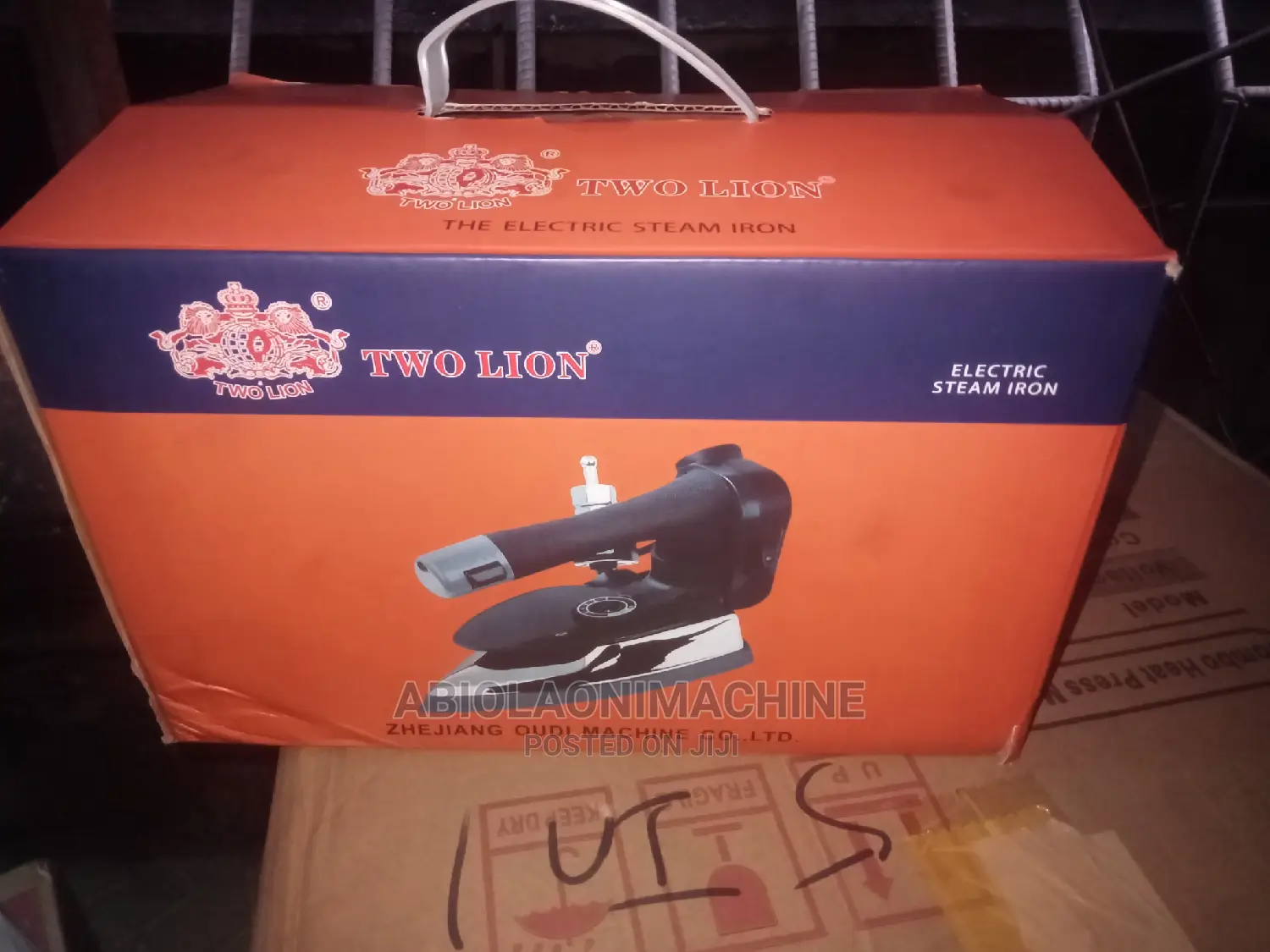 Two Lion Steam Iron With Free Teflon Shoe