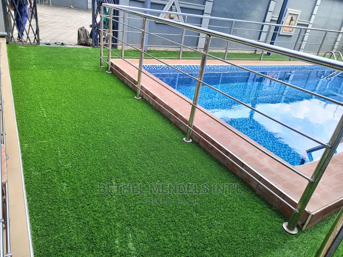 Wholesales of High Grade Artificial Grass for Poolside Decor