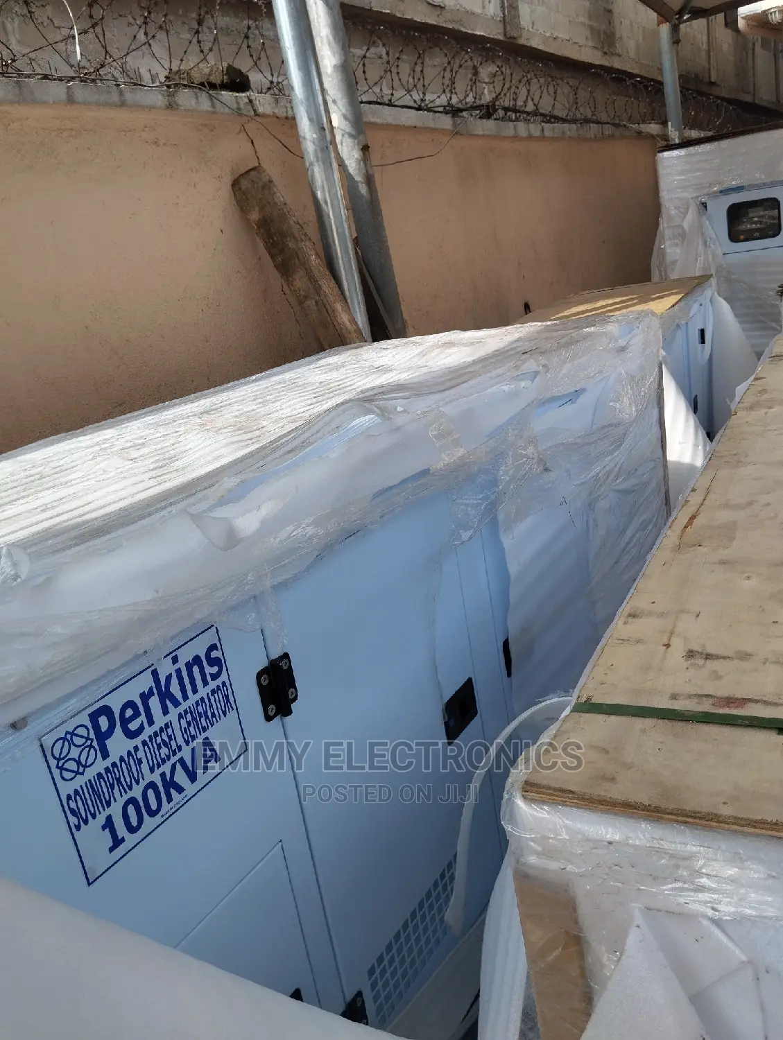 (100kva)Brand New Perkins Diesel Soundproof Generator 100%