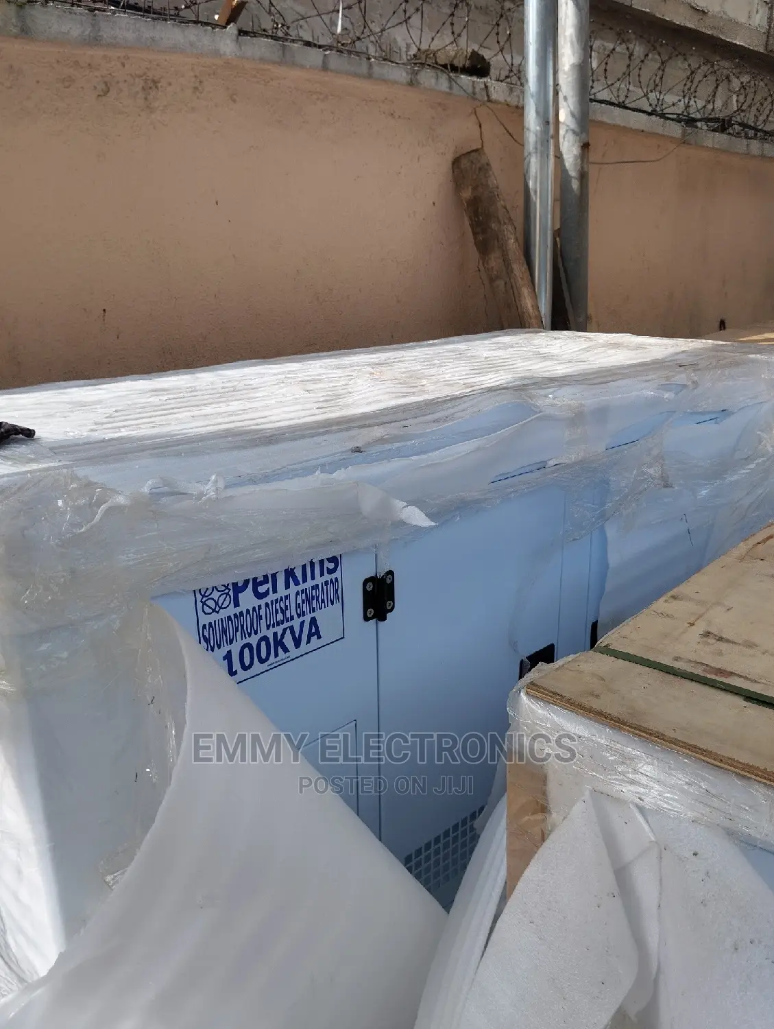 Perkins Diesel Soundproof Generator Model Sp100kva