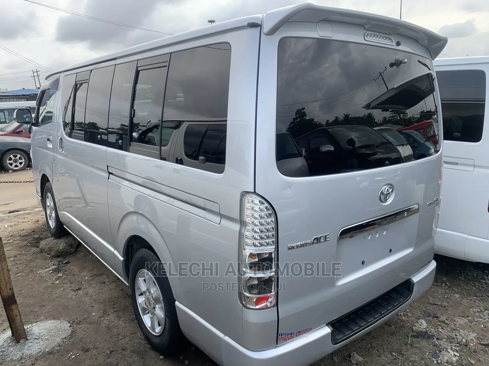 Toyota HiAce 2012 Silver