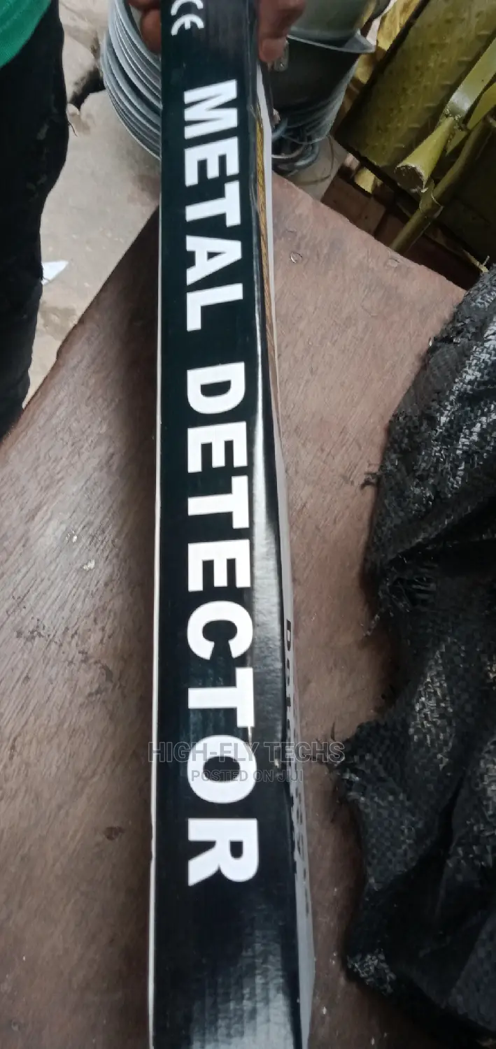 Super Scanner Hand-held Metal Detector
