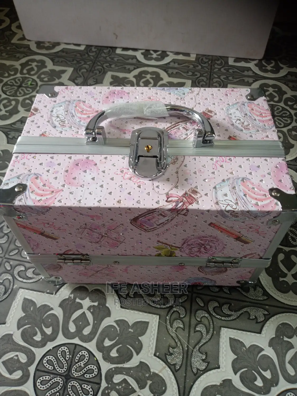 Queen Ladies Jewelry Box - 02