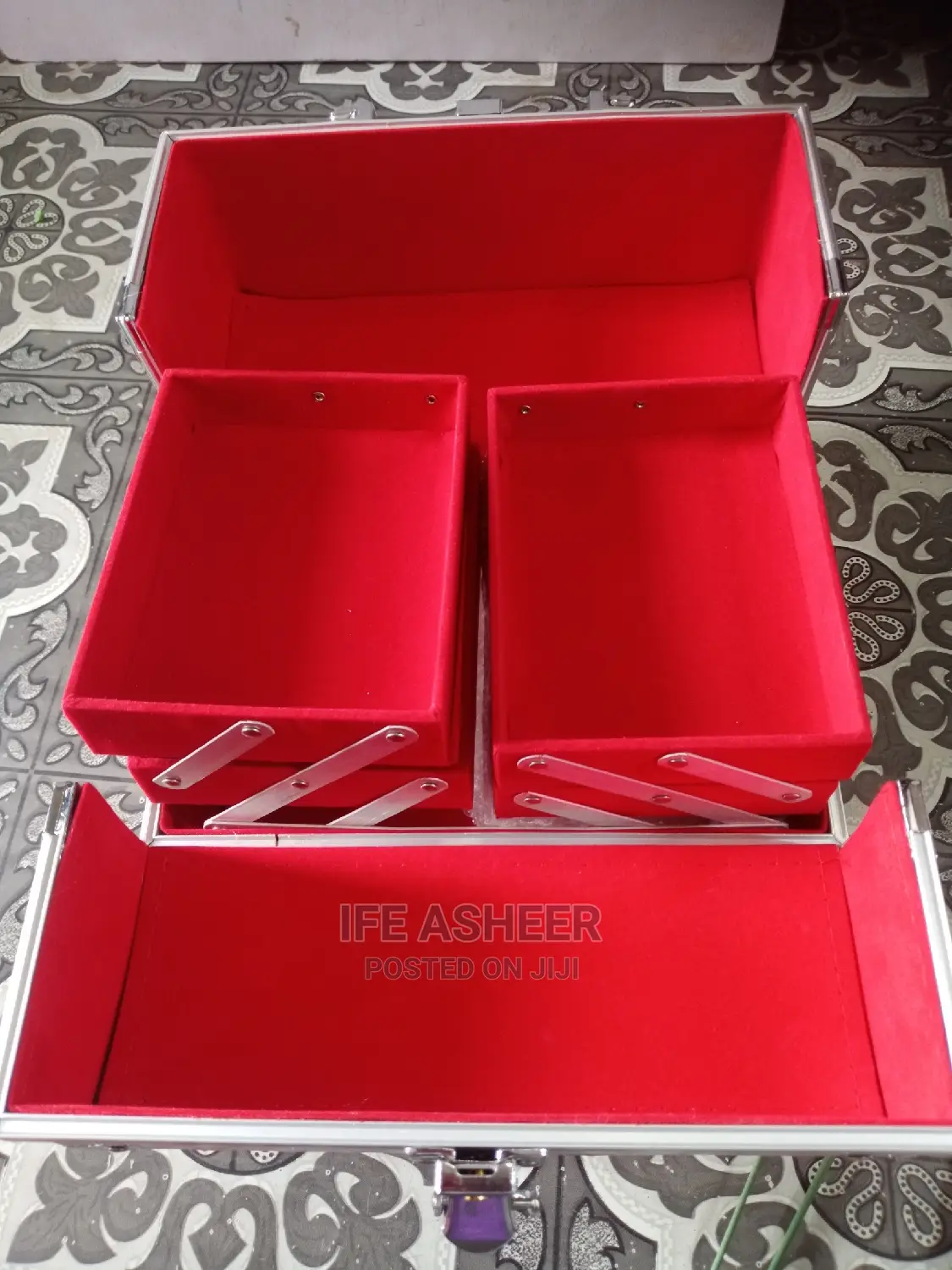 Queen Ladies Jewelry Box - 02