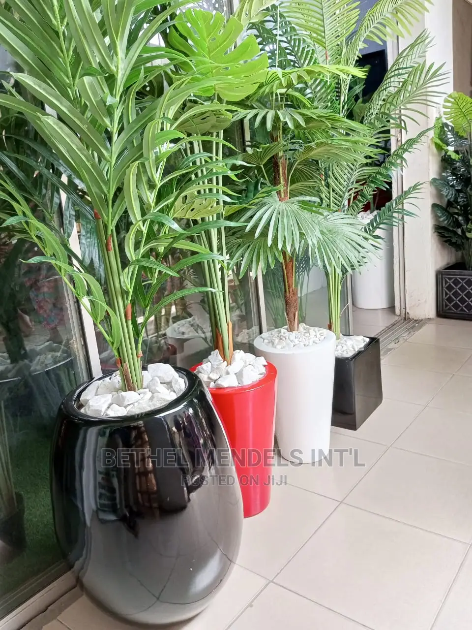 Wholesale of Fiberglass Pots/Vases and Fake Flower Plants