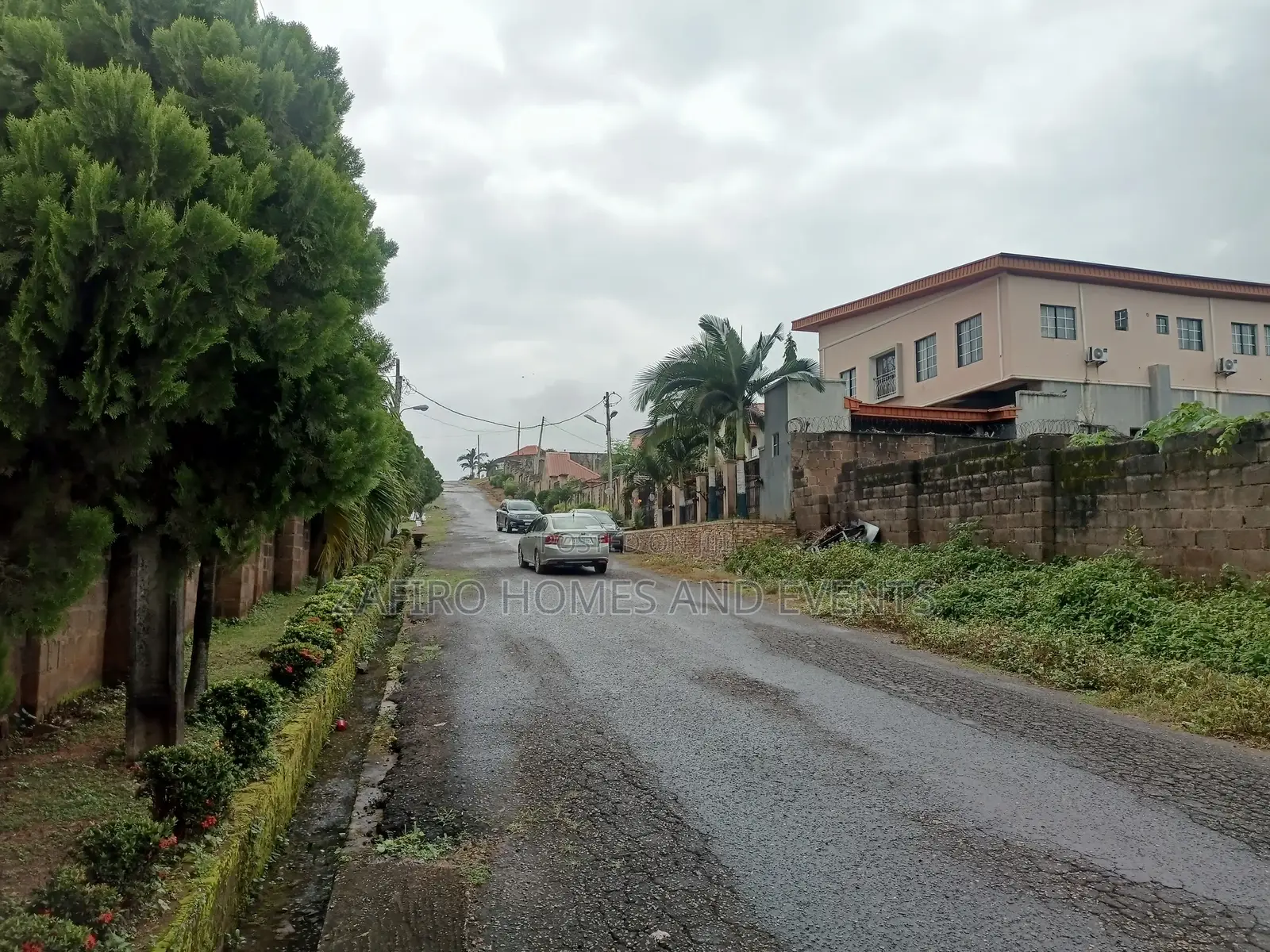 Fenced Prime 2500m2 Piece of Land at Main Alalubosa Gra