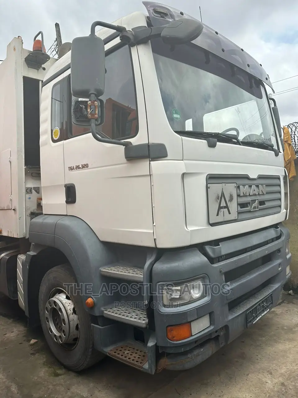 Refuse Truck for Waste Compactor (8 Tyres)