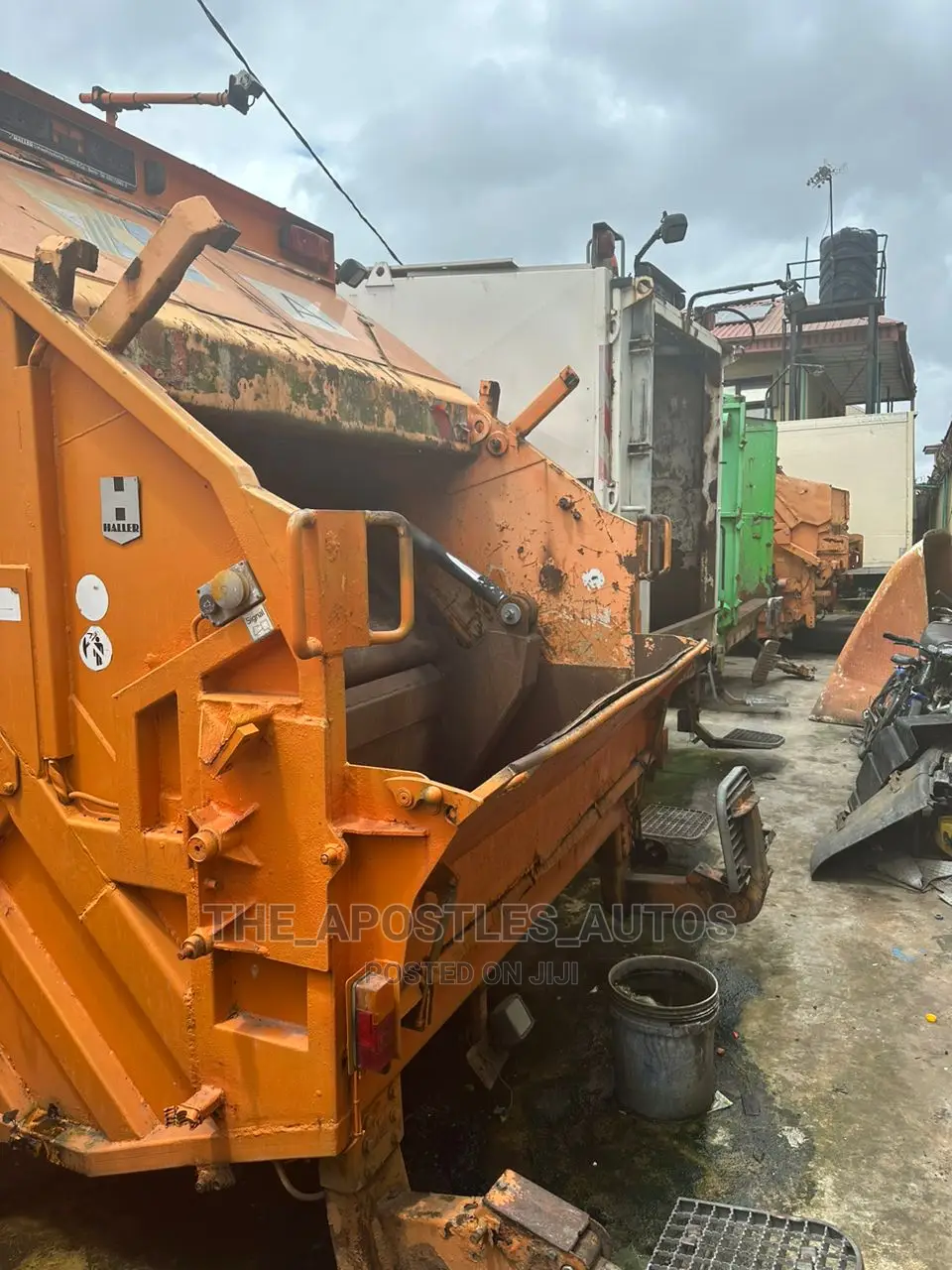 Garbage Compactor Truck 8 Tyres