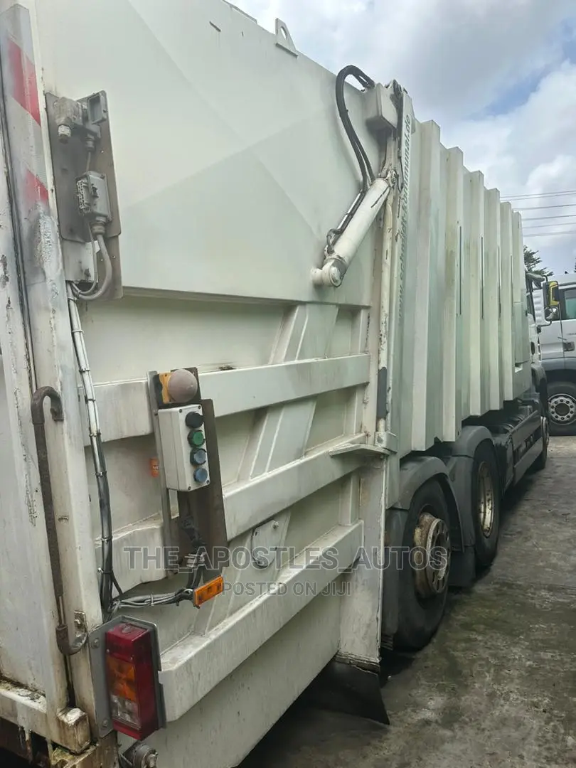 Waste Compactor 8 Tyres Man Diesel
