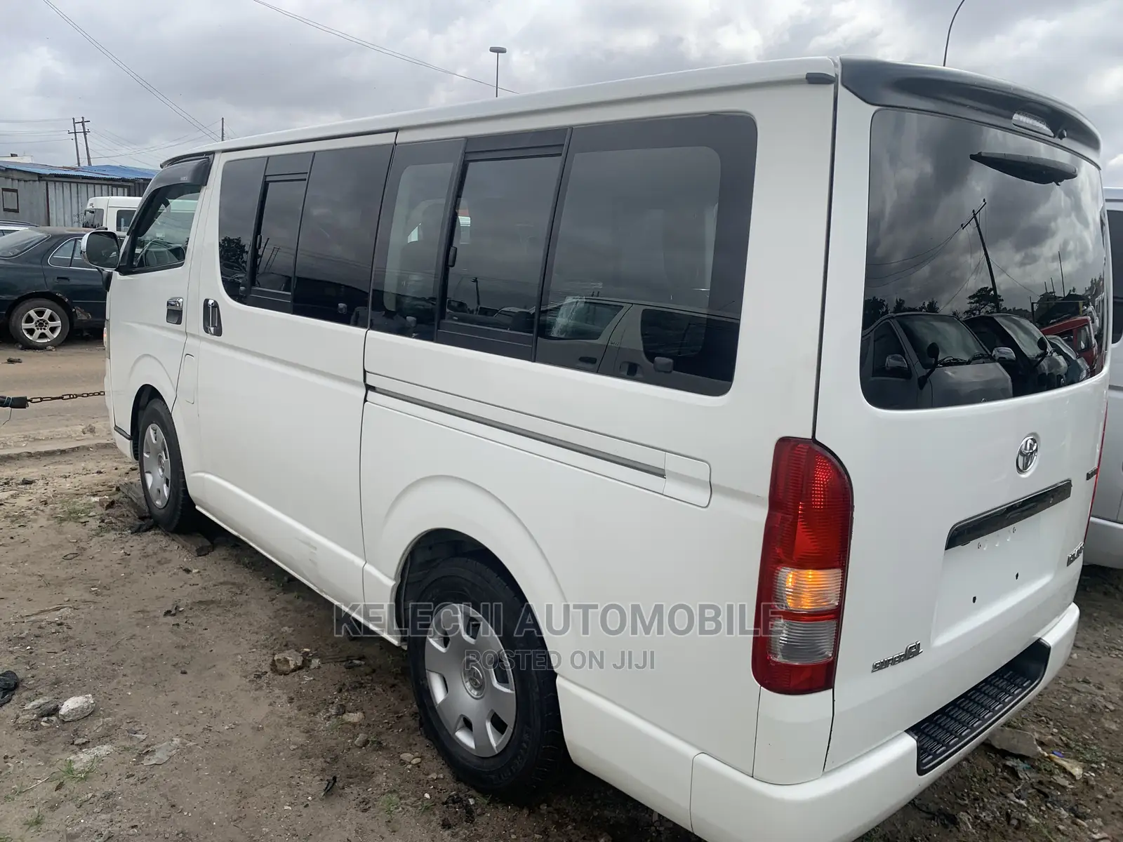 Toyota HiAce 2010 White