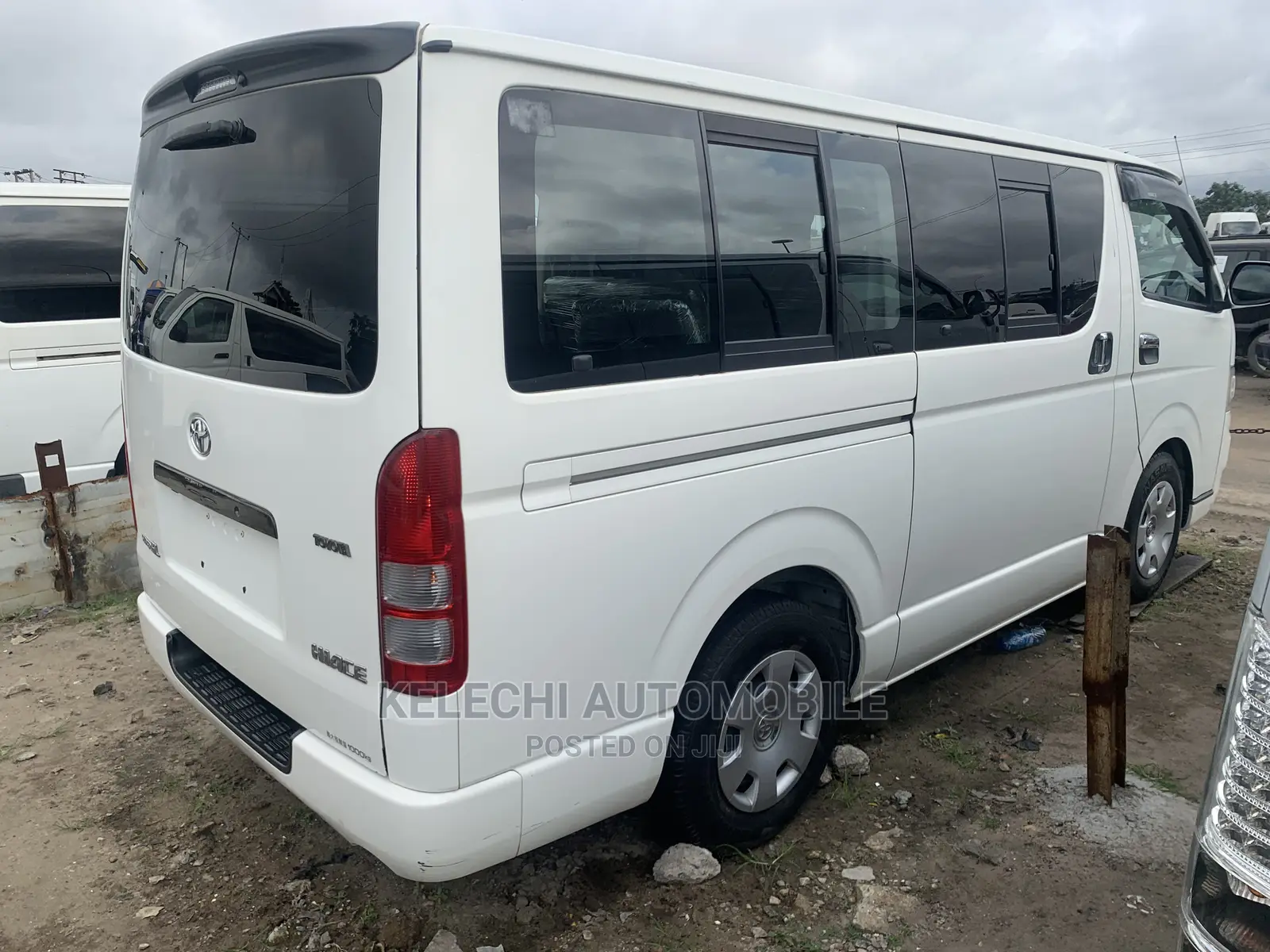 Toyota HiAce 2010 White