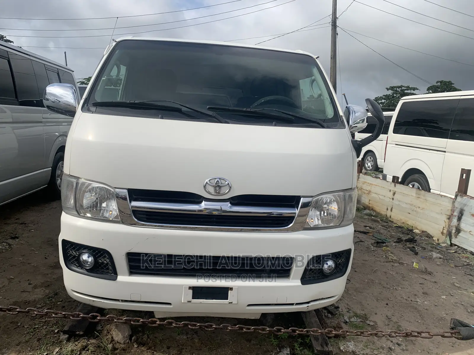 Toyota HiAce 2010 White