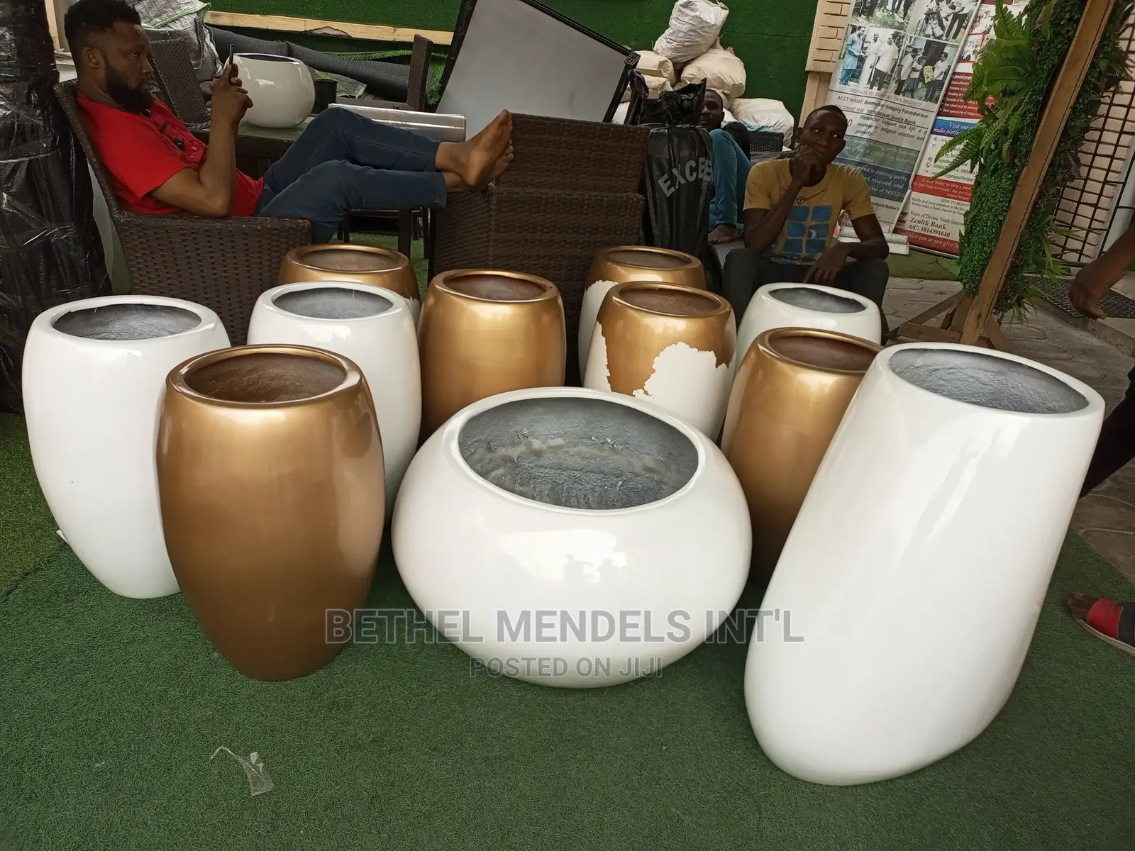 Major Supplier/Manufacturer of Fiberglass Pots/Vases
