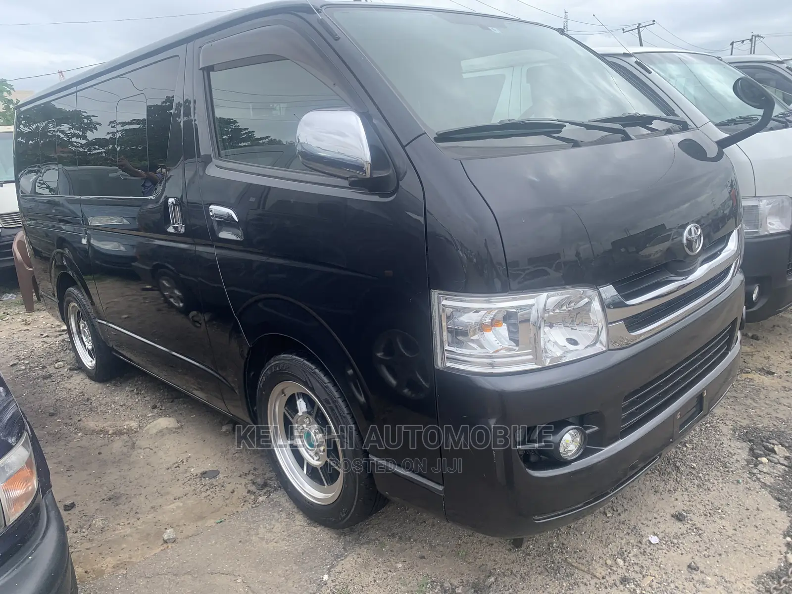 Toyota HiAce 2010
