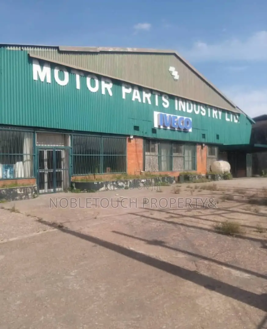 Commercial Building With Mini Warehouses