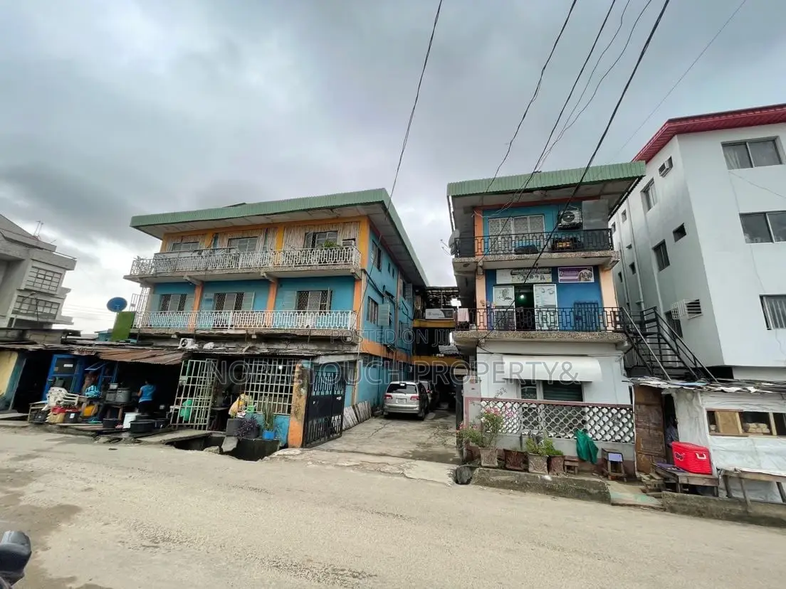 Commercial Building With Mini Warehouses