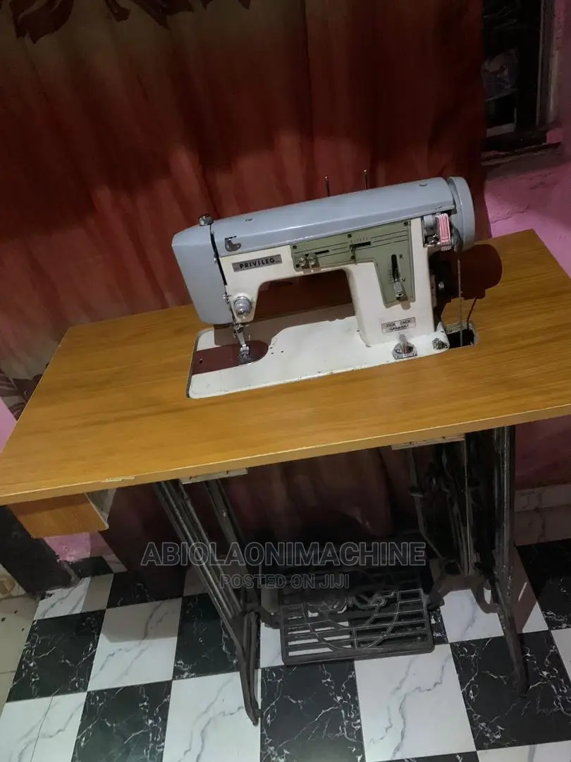 Multifunctional Zigzag Sewing Machine (Direct Tokunbo)