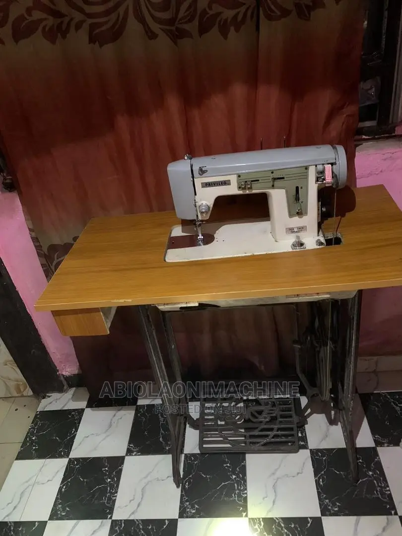 Multifunctional Zigzag Sewing Machine (Direct Tokunbo)