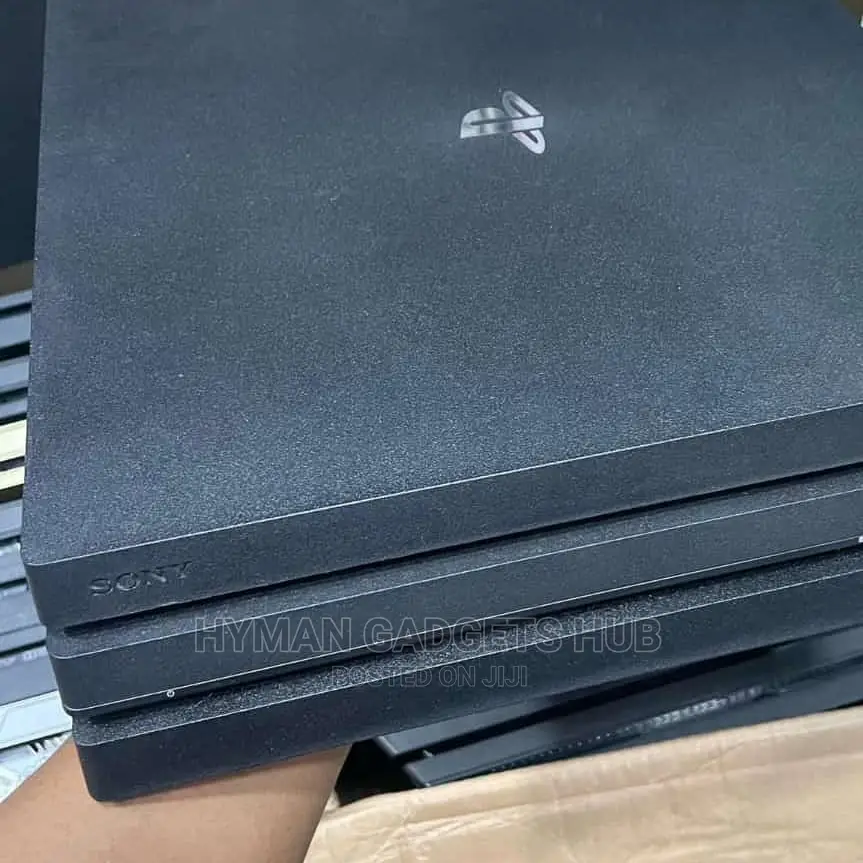 Open Box Uk Used Ps4 Pro With 2 Controllers and Cords