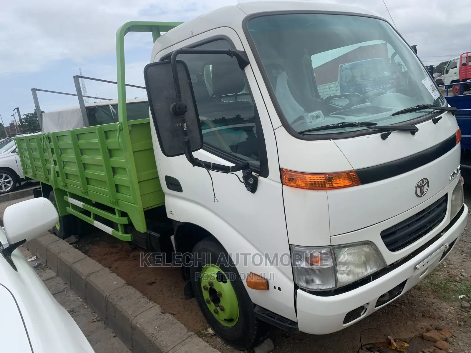 Toyota Dyna 2005 White