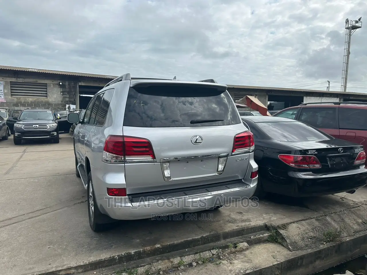 Lexus LX 570 AWD 2013 Silver