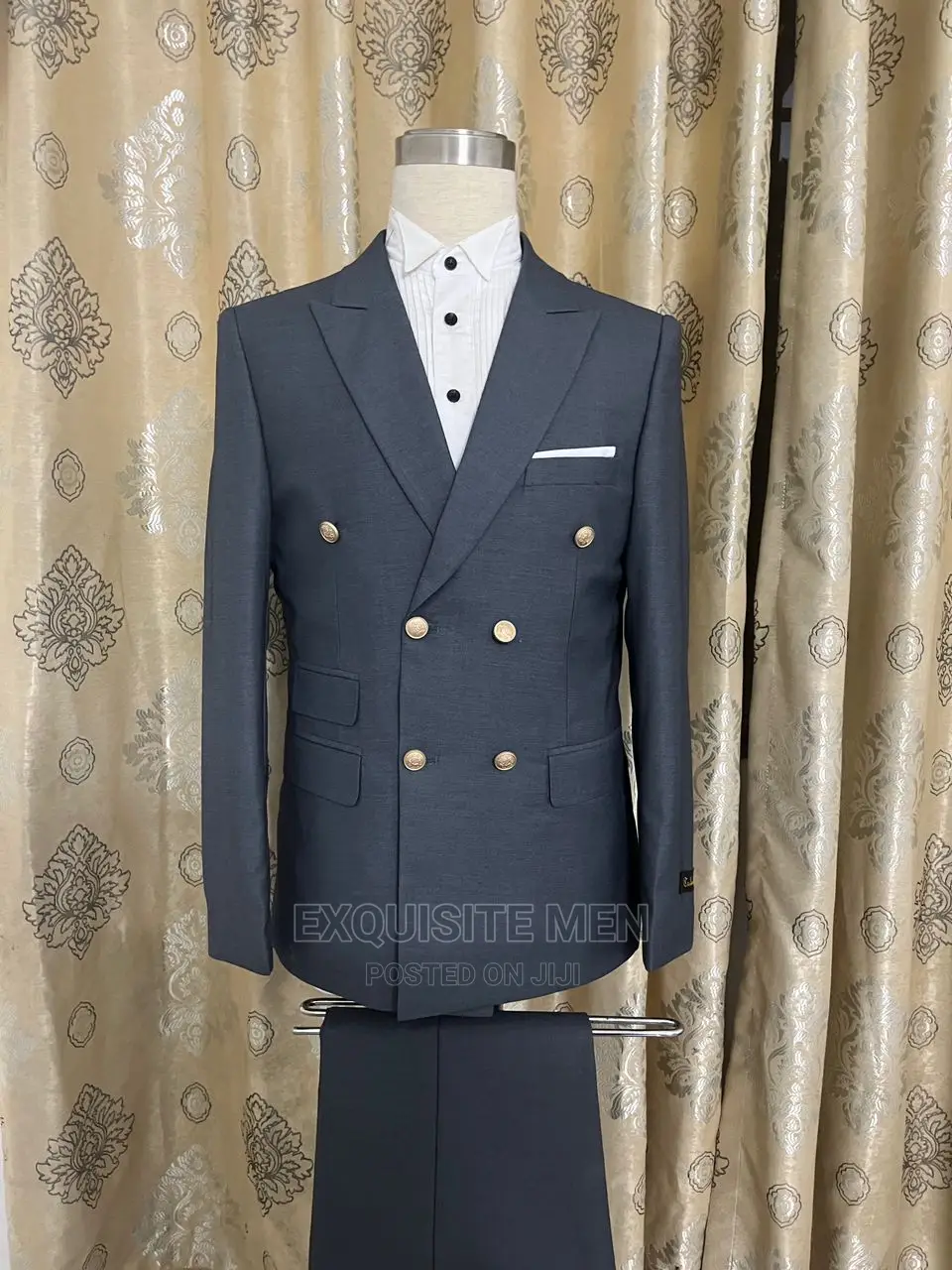 Exclusive Double Breasted Men Suit