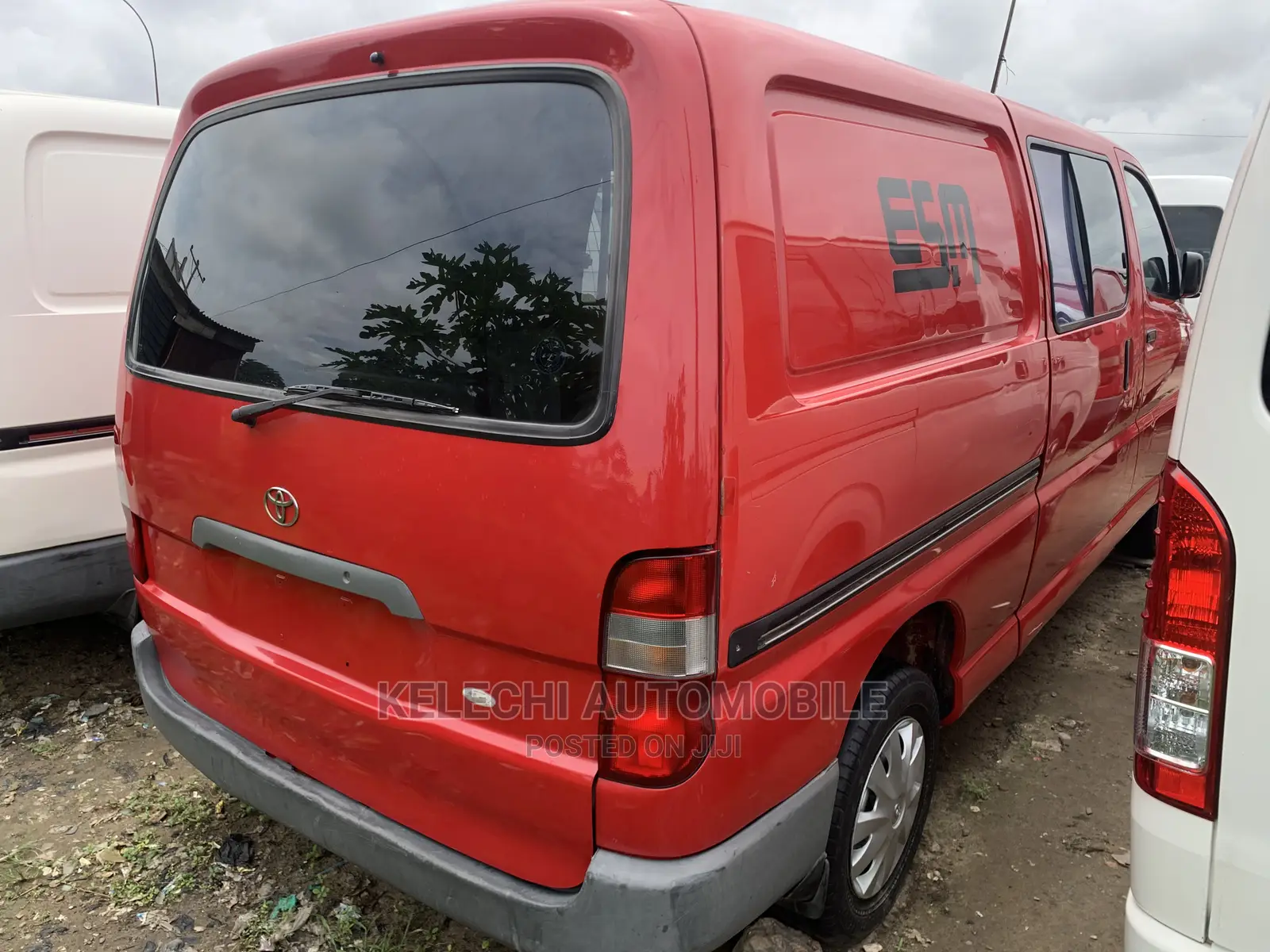 Toyota HiAce 2001 Red