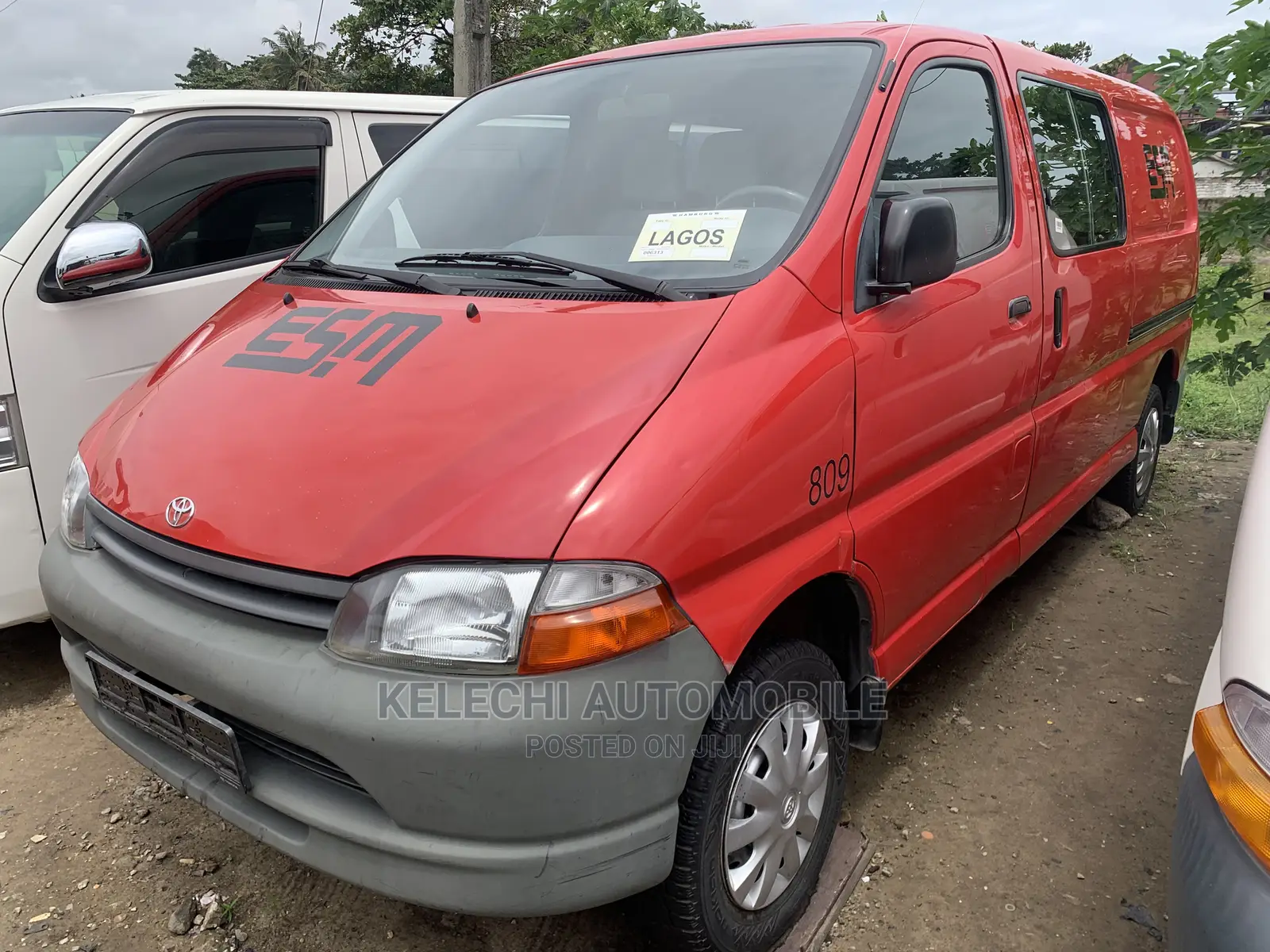 Toyota HiAce 2001 Red